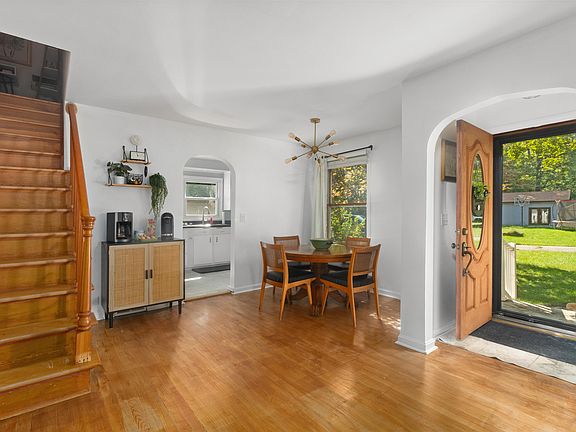 3rd image of 402 Marcelletti Ave