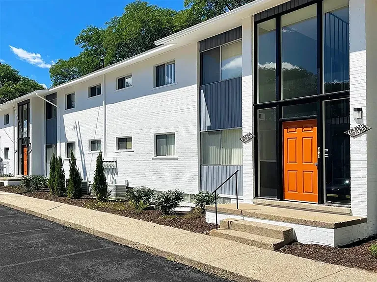 Golfview Apartments — Photo 15