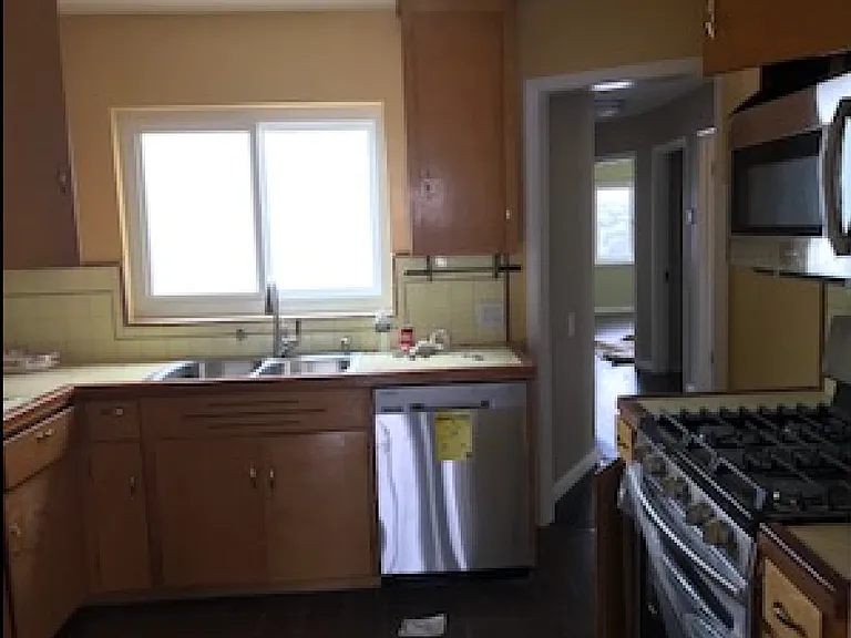Bridgeview Dr — Photo 5