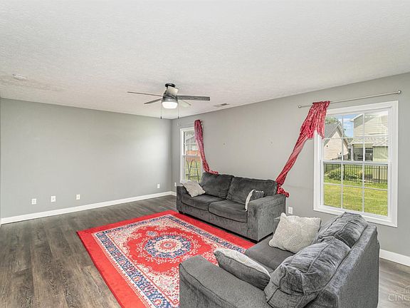5th image of 2033 Jackson Ln