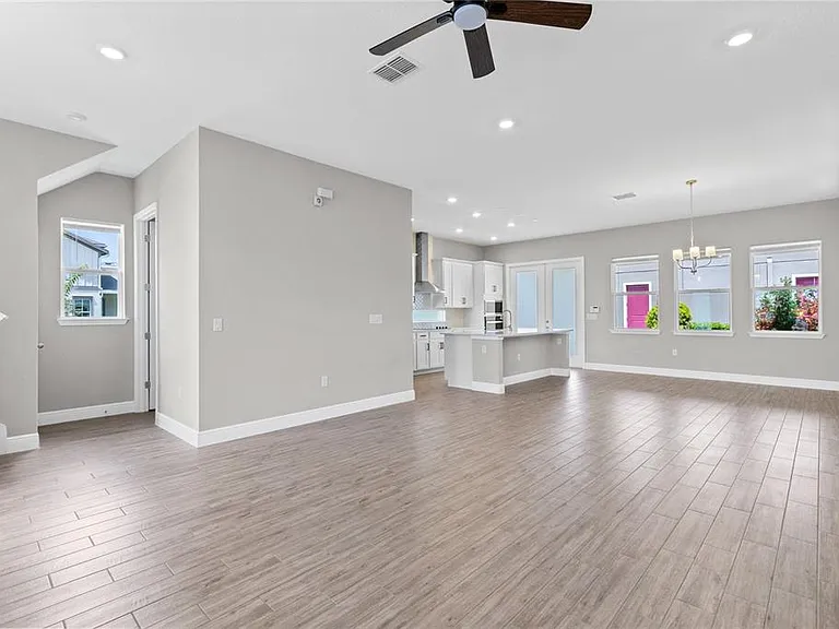 10205 Pearson Ave — Photo 9