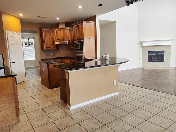 2nd image of 1231 Seymour Dr