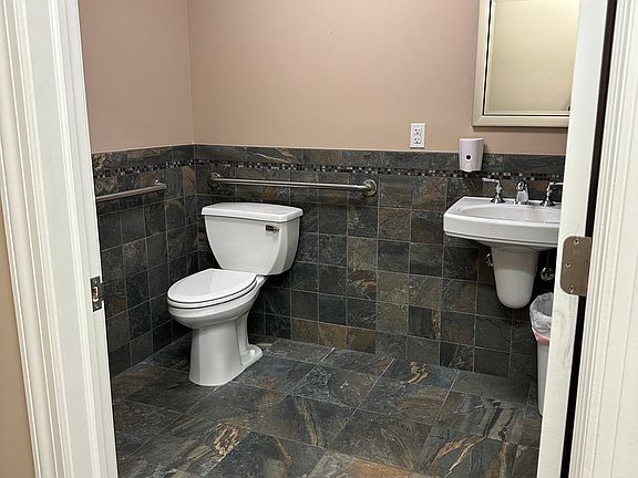 5th image of 175 Fairfield Ave Suite 5B