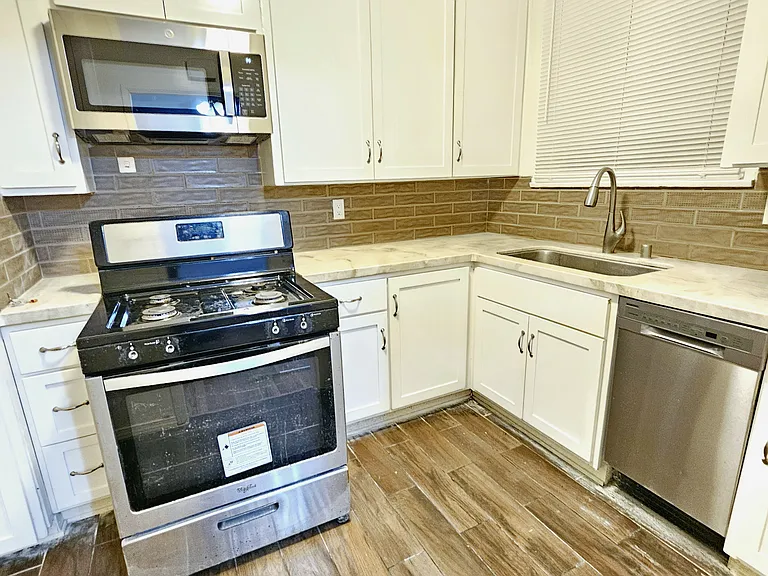 827 W Huntington Dr #A — Photo 7