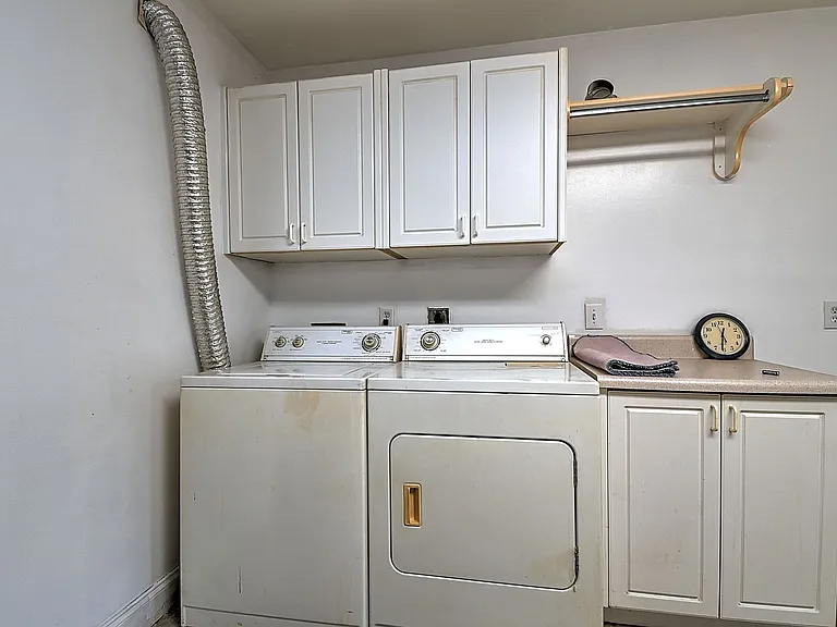 168 Old Mill Ct — Photo 33