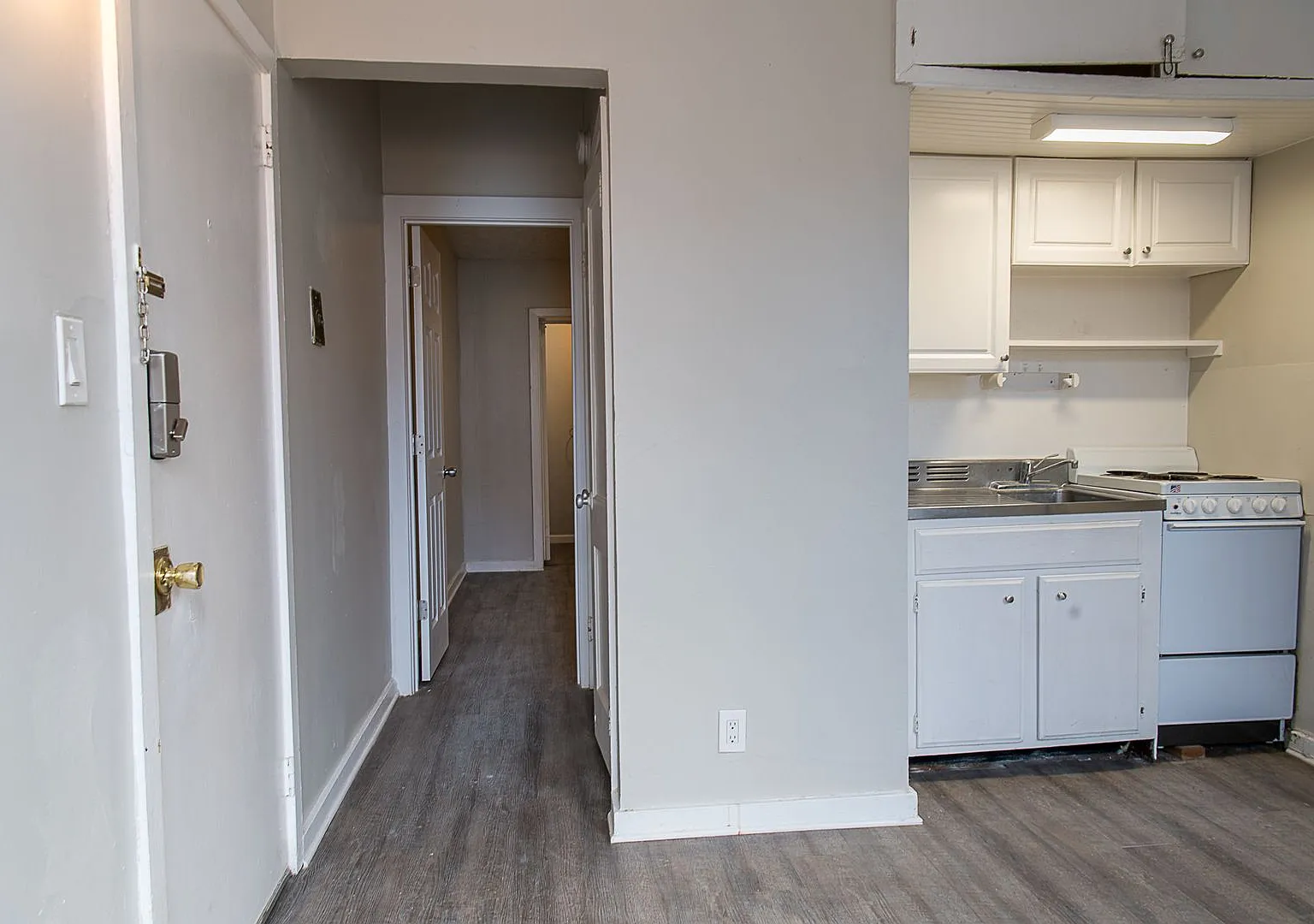 1015 Green St — Photo 3