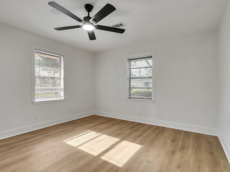 6026 Diamond Ct — Photo 15