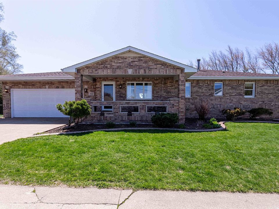 700 1st Ave W, Farley, IA 52046 Zillow