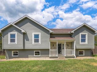 7802 E 162nd St, Belton, MO 64012