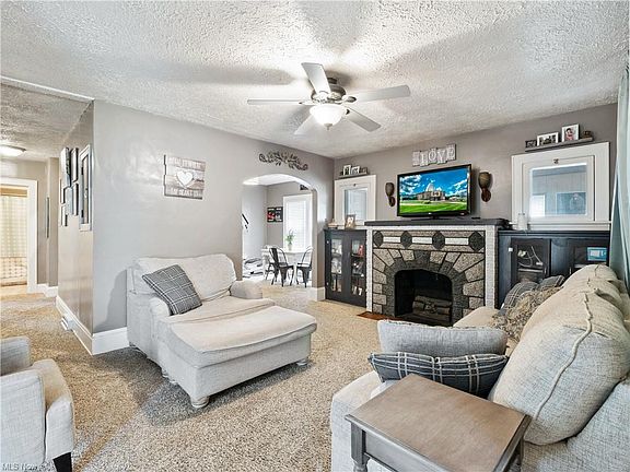 3rd image of 1717 Ewart Dr
