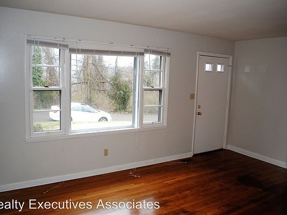 2nd image of 1020 Susanne Ave