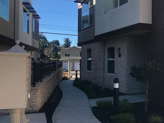 5th image of 320 Stoneyridge Ln