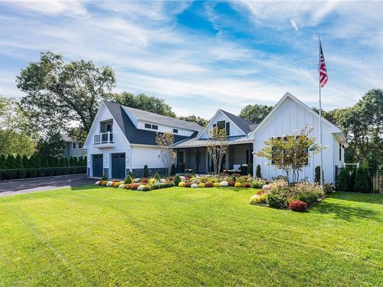 33 Stuart St, Westerly, RI 02891