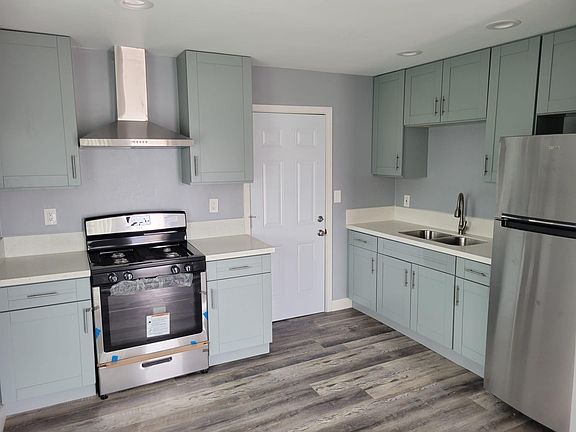 3rd image of 343 32nd St