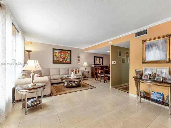 14103 SW 66th St APT B4, Miami, FL 33183