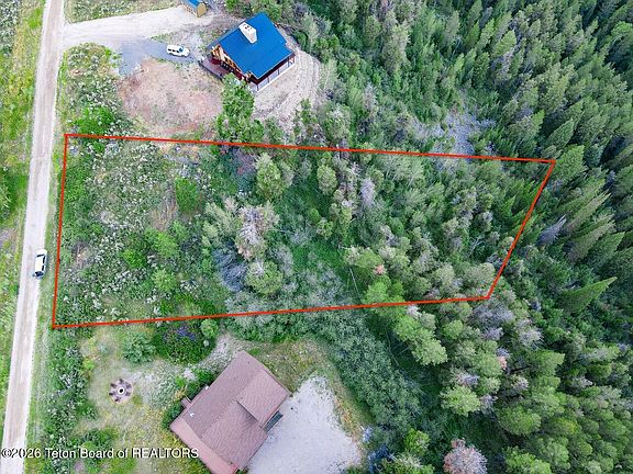 4th image of 3410 Bainbridge Dr