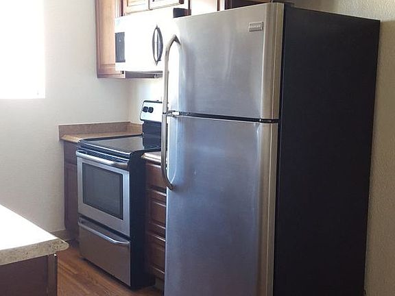 4th image of 4437 52nd St APT 05