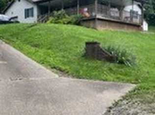 6730 Hurricane Creek Rd, Winfield, WV 25213