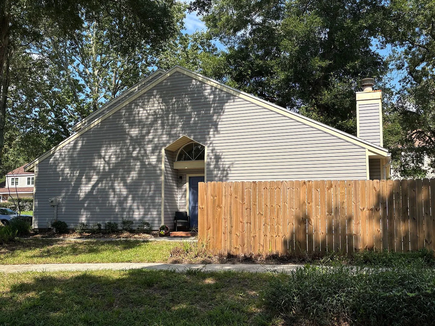 This fantastic two-story property — Photo 4