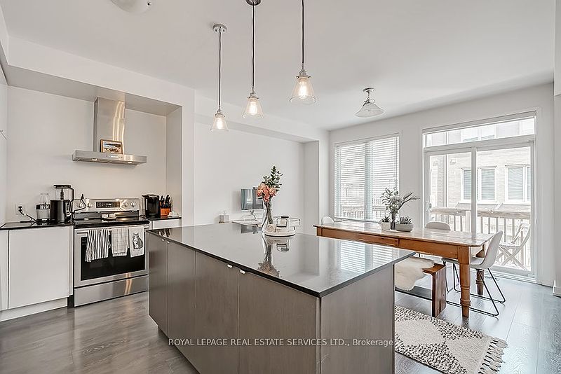 Oakville Townhouse for rent - 3 Bedrooms — photo 14