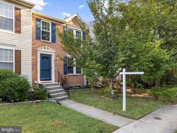 975 Chestnut Manor Ct, Baltimore, MD 21226