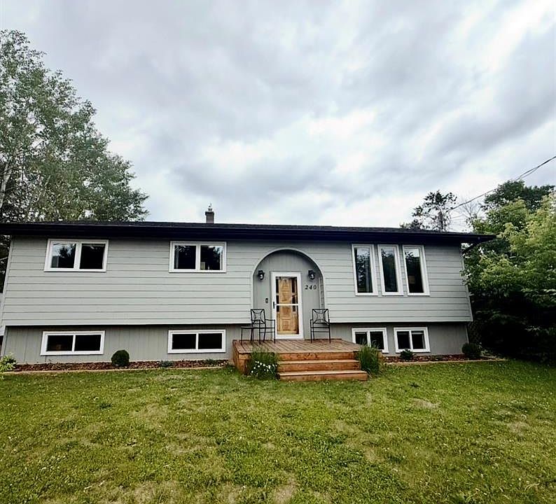 1st image of 240 Dehavilland AVENUE