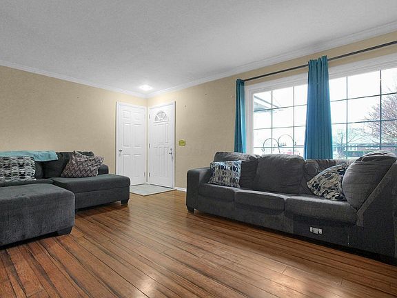 5th image of 1448 W Sparrow Rd