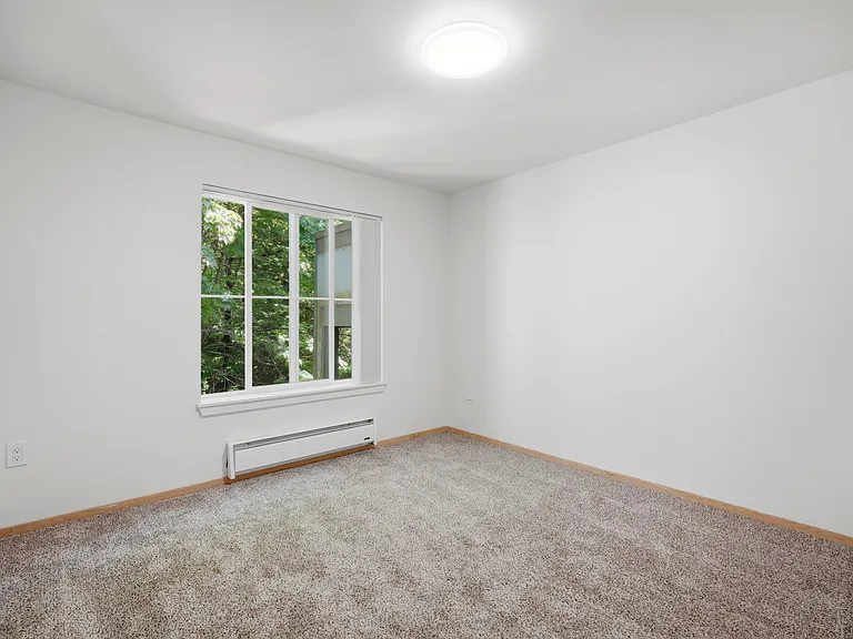 Terrace At Columbia Knoll Apartments — Photo 24