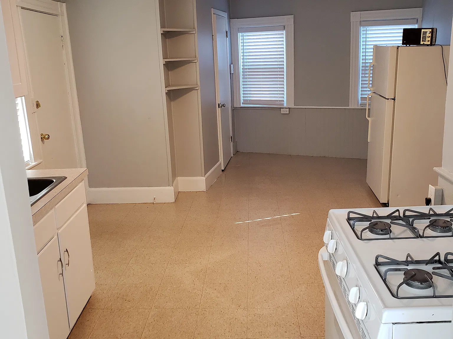 1 bed, 1.0 bath, 580 sqft, $1,700 — Photo 2