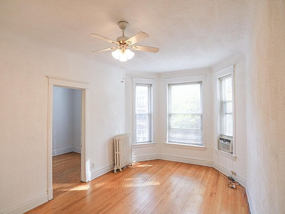 5th image of 3524 N Wilton Ave #1226
