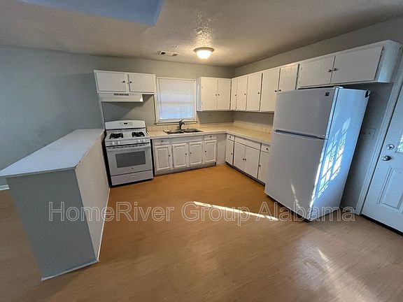 4th image of 1714 Coral Ln