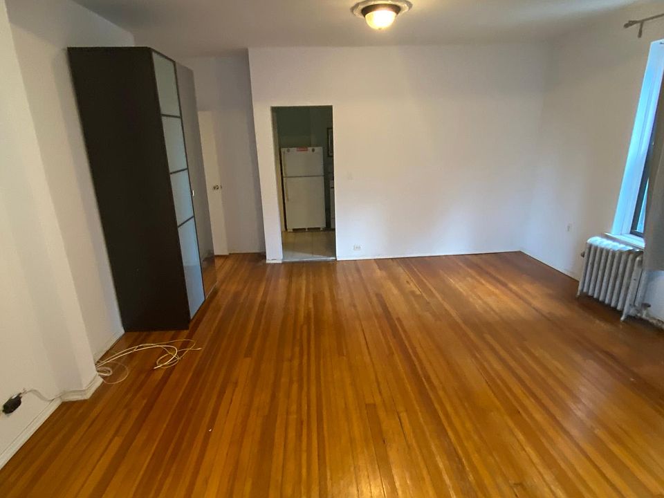 2nd image of 273 Saint Marks Pl Floor 2