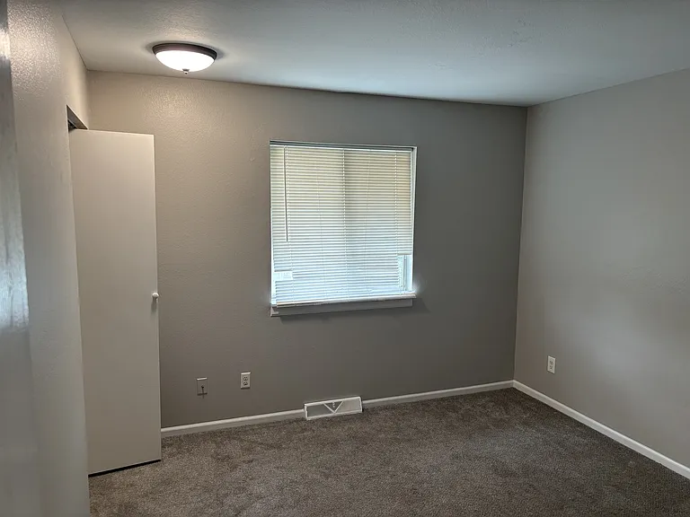 3220 Coach Ln SE — Photo 7