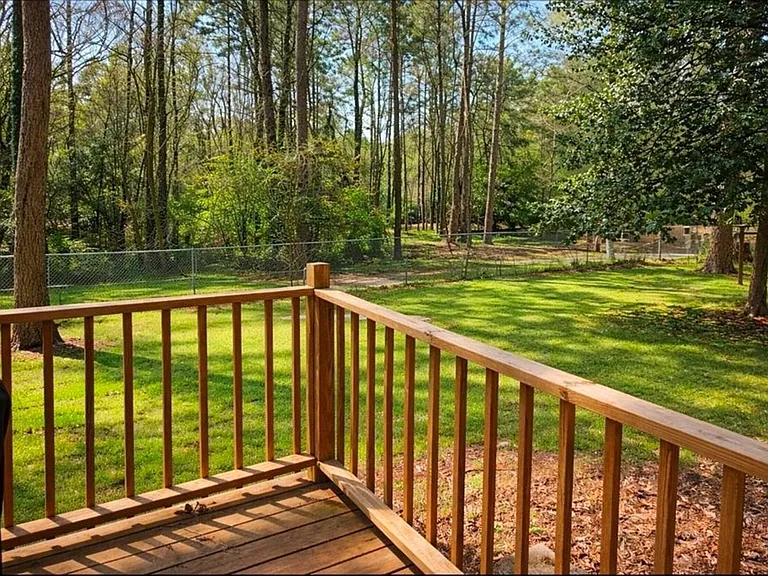 1551 Pine Glen Cir — Photo 10
