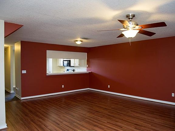 3rd image of 5306 Putnam Ct