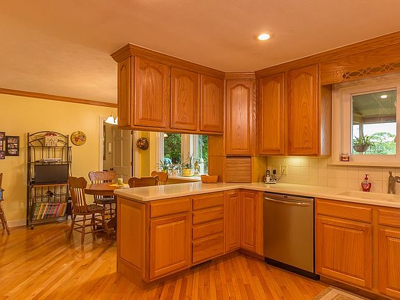 4th image of 1845 Seven Oaks Dr