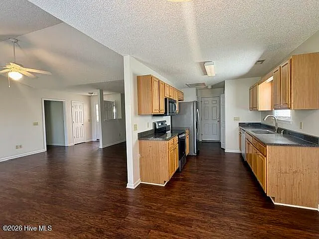 1403 Weimaraner Ct — Photo 5