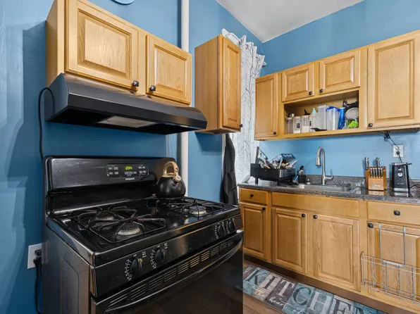 1551 Park Place image 3 of 7