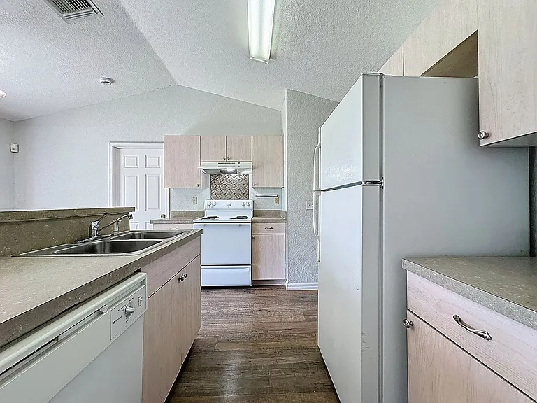424 Danube Way — Photo 14