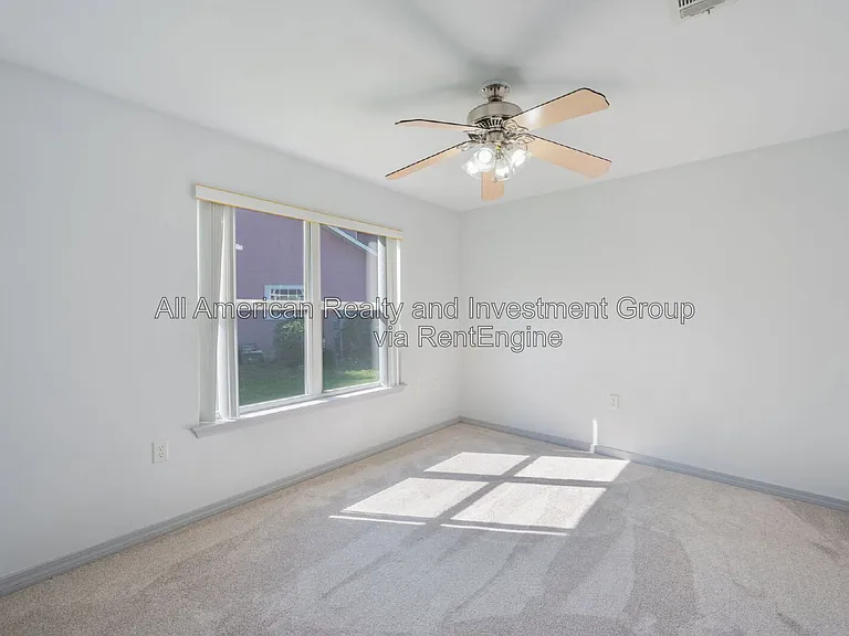 1940 Kadima Cir — Photo 31