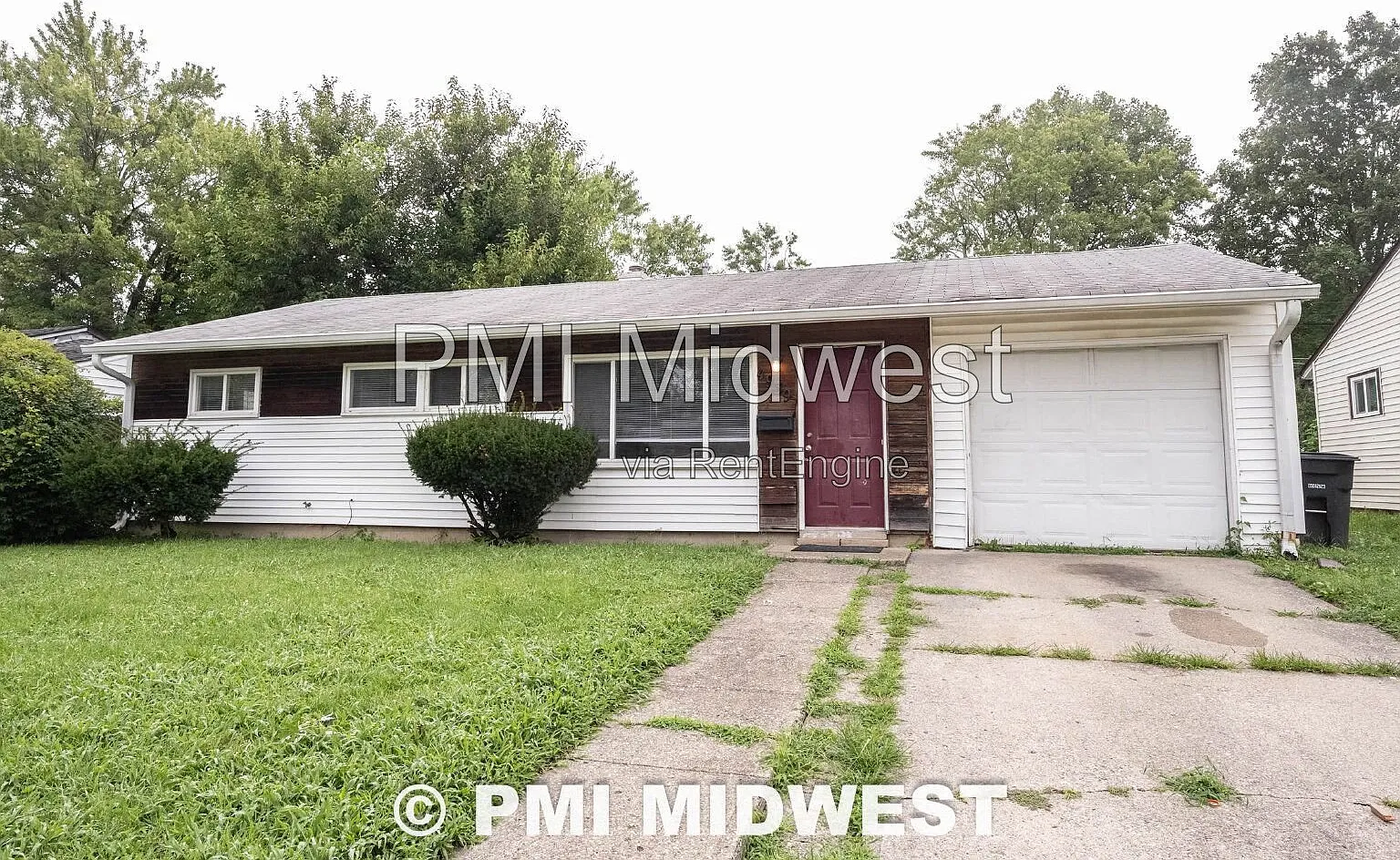 3 bed, 1.5 bath, 936 sqft, $1,050 — Photo 1