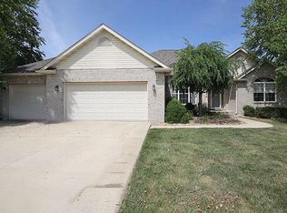 5 Oak Valley Dr, Maryville, IL 62062