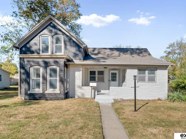 1404 Colfax St, Blair, NE 68008