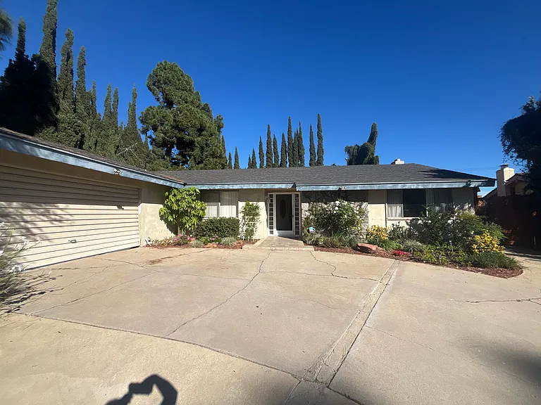 1432 Wardman Dr — Photo 1