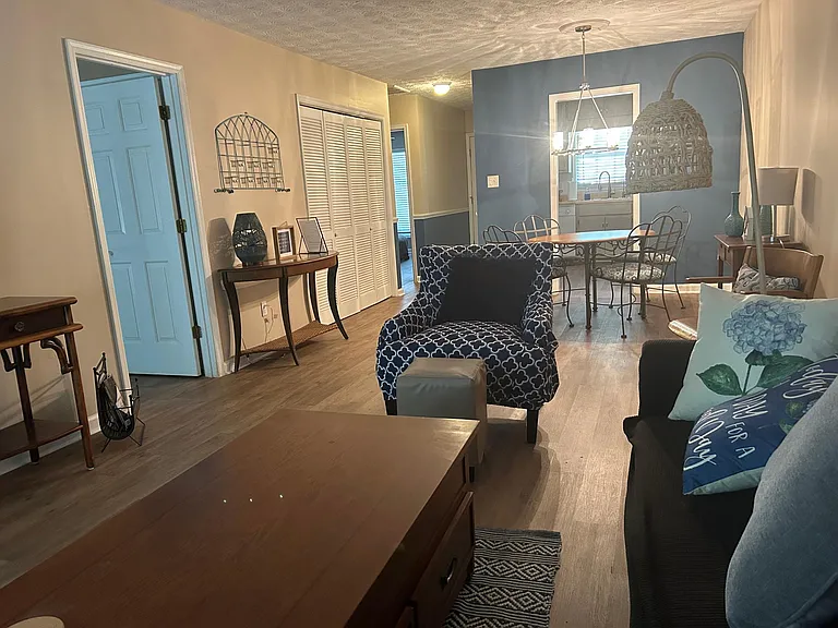 145 Williamsburg Way — Photo 1