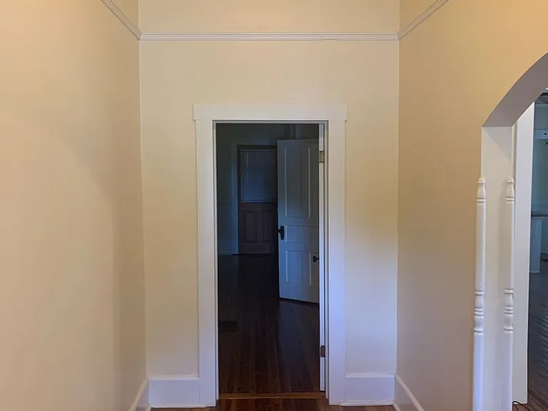 220 NE 7th St — Photo 14