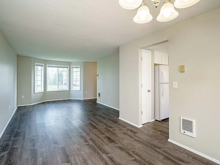 12410 NE 101st St — Photo 6