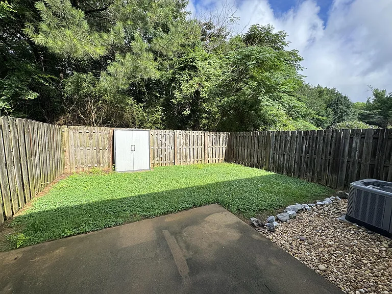 5901 Southwood Pkwy — Photo 16