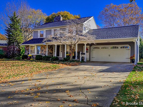 2nd image of 1853 Onaway Dr SE