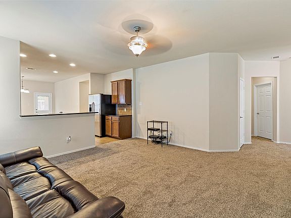 4th image of 10307 Whisper Bluff Dr